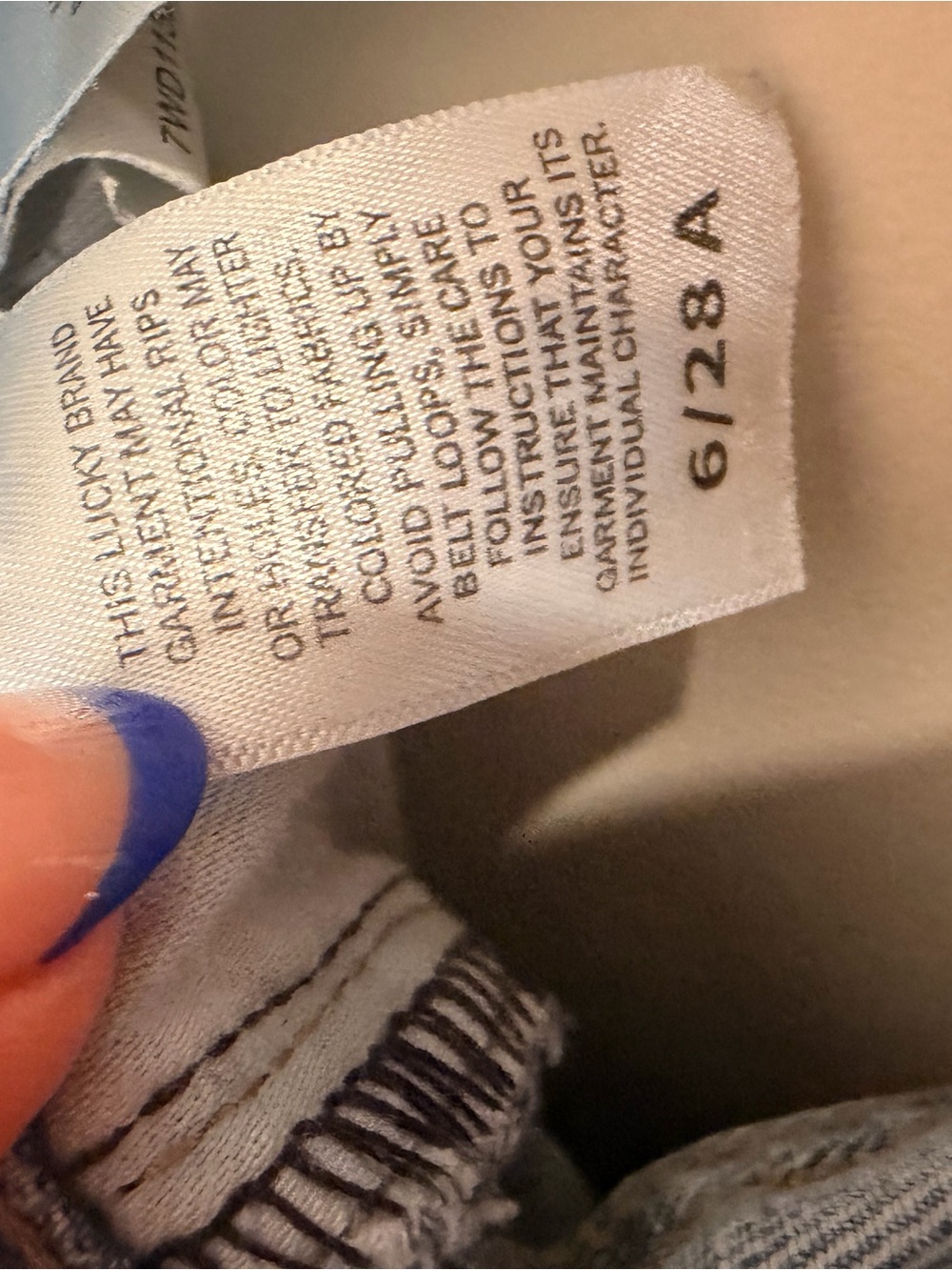 Lucky Brand High Rise Mom Drew Jeans Light Blue- size 6/28 Ankle - Picture 6 of 7